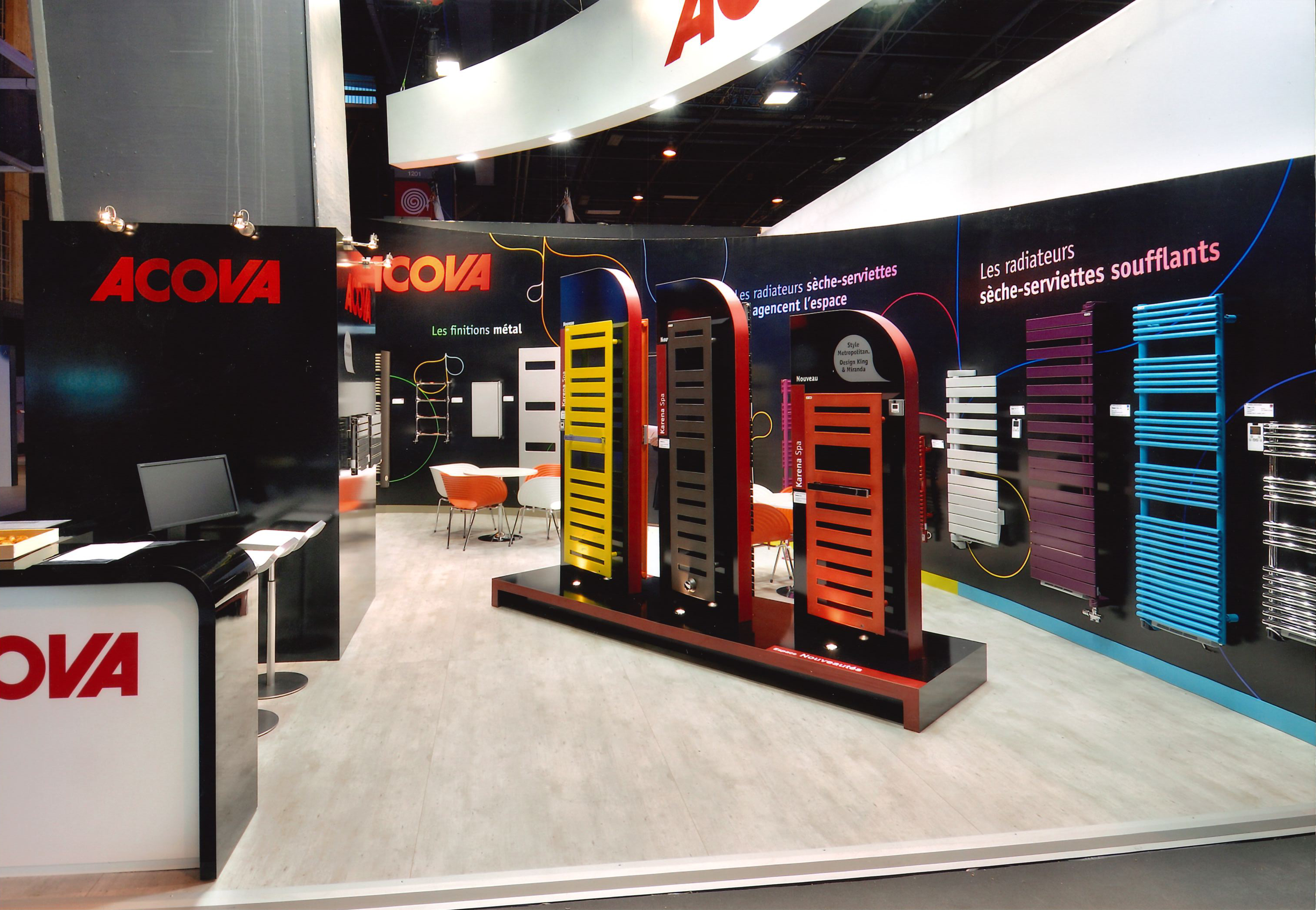 Acova présent sur les salons avec un stand design - 2009