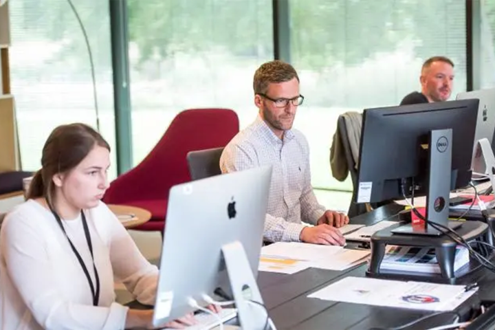 Consultez notre assistance en ligne