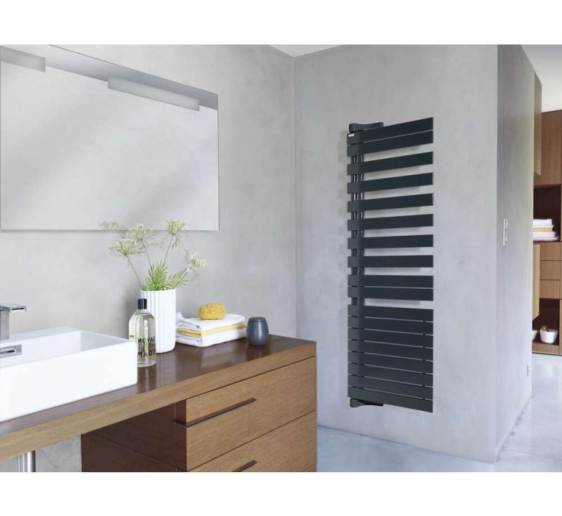 Fassane Spa Twist Gauche chauffage central - FLT | Radiateur-Seche-Serviettes-Fassane-Spa-Twist-FLT-809W-Amb-HD-1-FERM (1).jpg